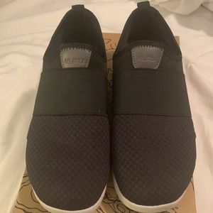 Black Kuru shoes, size 7.5